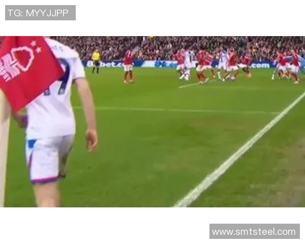 克鲁斯与普马斯激战正酣球迷期待精彩对决与绝妙进球