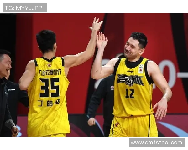 钟诚的成长之路：从青涩少年到职场精英的蜕变与奋斗