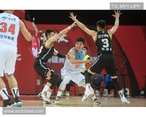 CBA季后赛辽宁队对阵新疆队第三场精彩对决全景回顾与分析